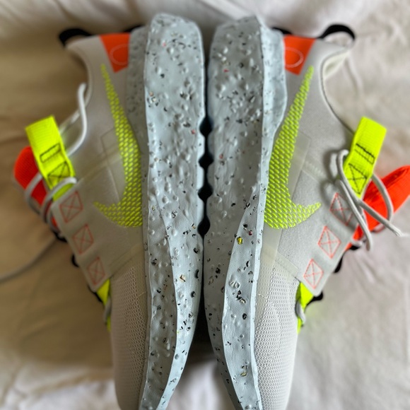 👟♥️NWT Nike Sneakers; super cute in Grey, Orange and Lime - Picture 8 of 12